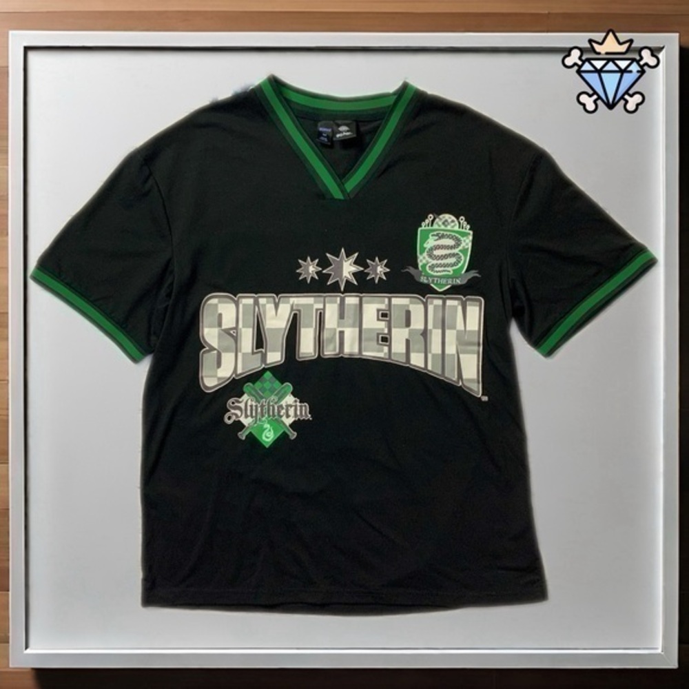 ROMWE MENS HARRY POTTER SLYTHERIN V NECK GRAPHIC TEE SIZE MEDIUM UNISEX